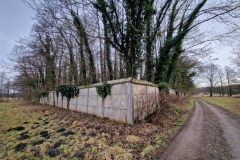 Mauer um Lost Place